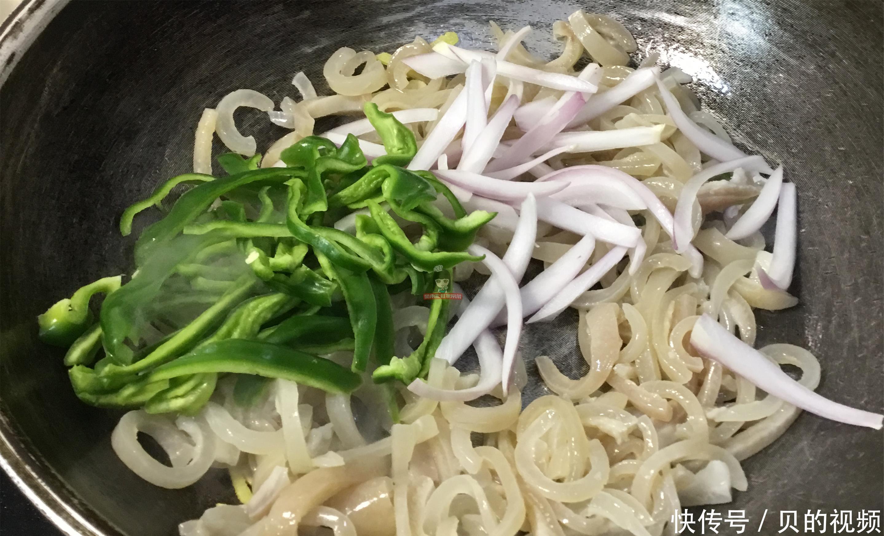  好吃|猪皮的做法太好吃了，口感爽滑，美味香辣，好吃又解馋