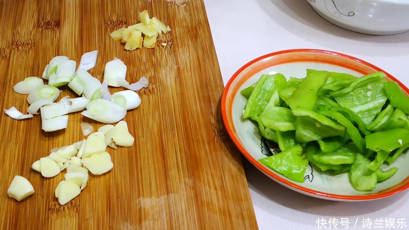 炒牛肉时，直接下锅炒就错了，大厨教你妙招，牛肉嫩滑还不塞牙！