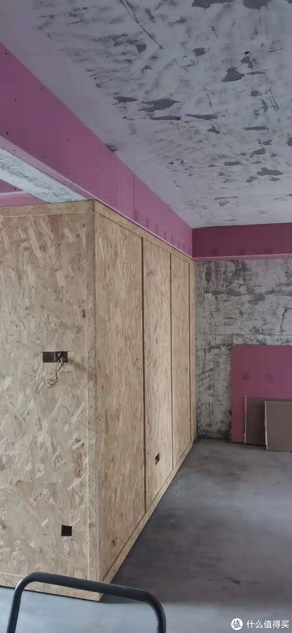 实木地板|家装经验谈 篇九十八:【那个胖师傅】强化地板如何实现实木地板的“脚感”?家庭装修的地板到底怎么选,看这篇就对了!