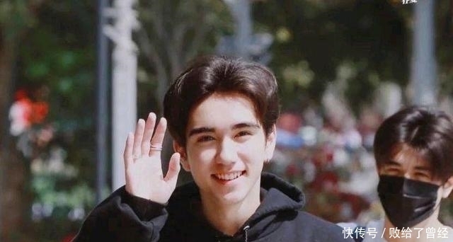 和马从《创造营2021》退赛的第一条微博,与粉丝约定尽快来中国!