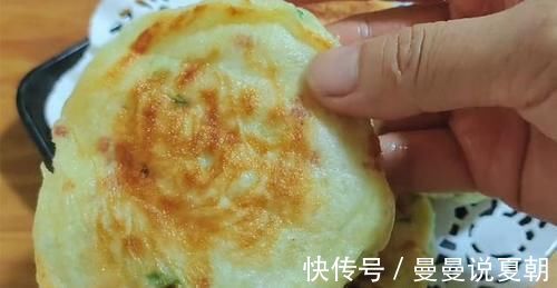 搅拌均匀|懒人早餐饼，不揉面不擀面，鲜香味美，蓬松柔软，五分钟出一锅
