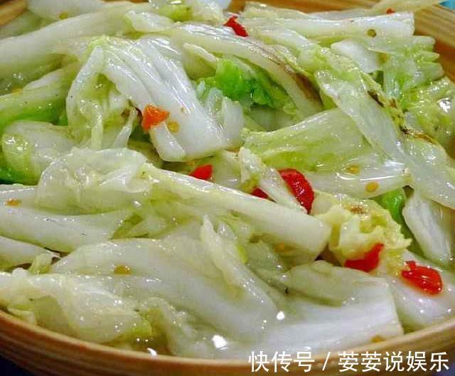 炒大白菜时,万万不要直接下锅,少这一步,不管怎么炒都难吃
