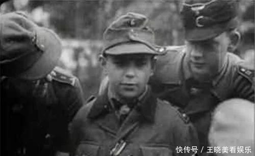 德国|德国投降前,跟希特勒最后握手的德国少年兵,他的结局如何
