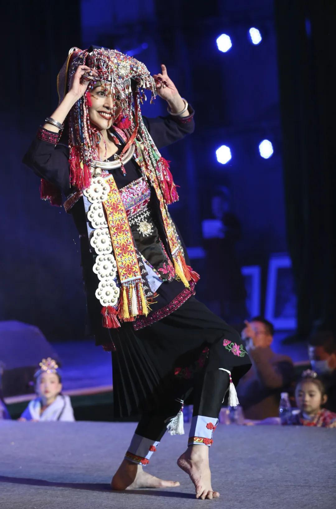 2020“爱华杯”雲绣霓裳国际民族服饰才艺大赛全球总决赛暨颁奖礼成功举办