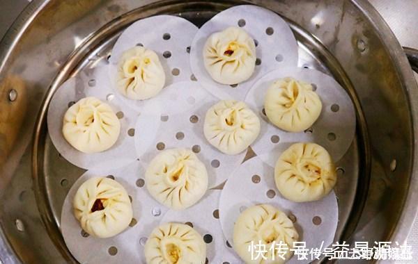 搅拌均匀|蒸包子时,最忌直接上锅蒸,记住3诀窍,包子暄软蓬松不塌陷