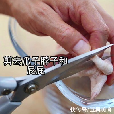 微波炉|健康的烤全鸡自己做！超简单哒！一口下肚，唇齿留香