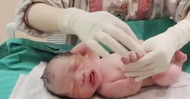 爸爸妈妈|宝宝出生后被带走十几分钟,这段时间经历了什么组图带你看真相!