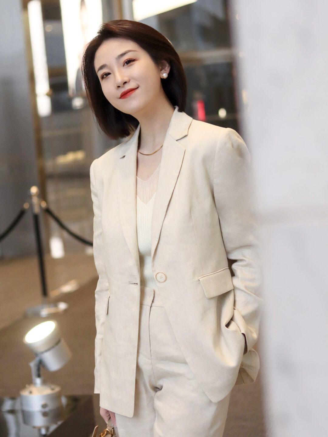 西装|职场穿搭没头绪?试试这些干练大气的“西装”,普通人也能驾驭