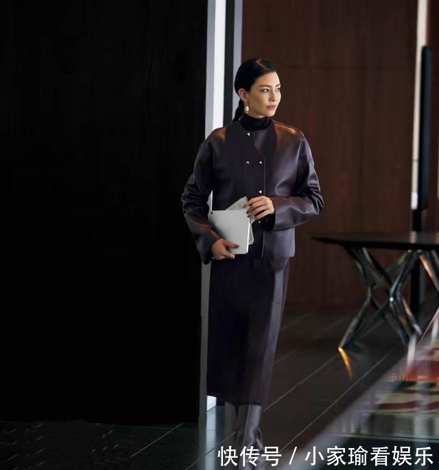 半身裙 凭什么敢说“大女人风”最高级?时髦的“西装外套”穿搭,美呆了
