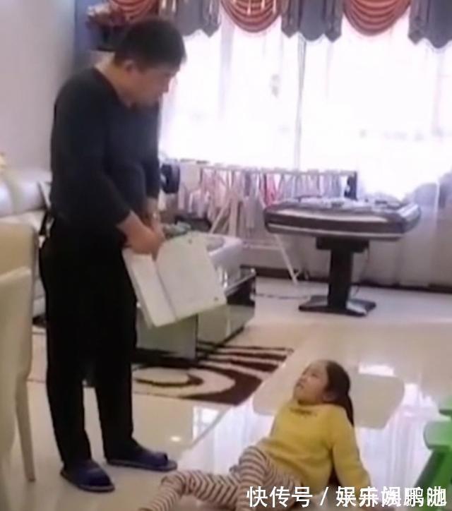 妹妹|“最怂妹妹”火了,跟爸爸撒泼耍赖,哥哥出现妹妹表情太搞笑