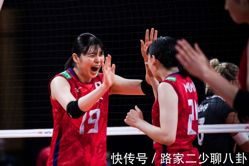 日本女排|爆冷!完胜中国女排的她们1-3吞首败,日本女排3-0吊打加拿大