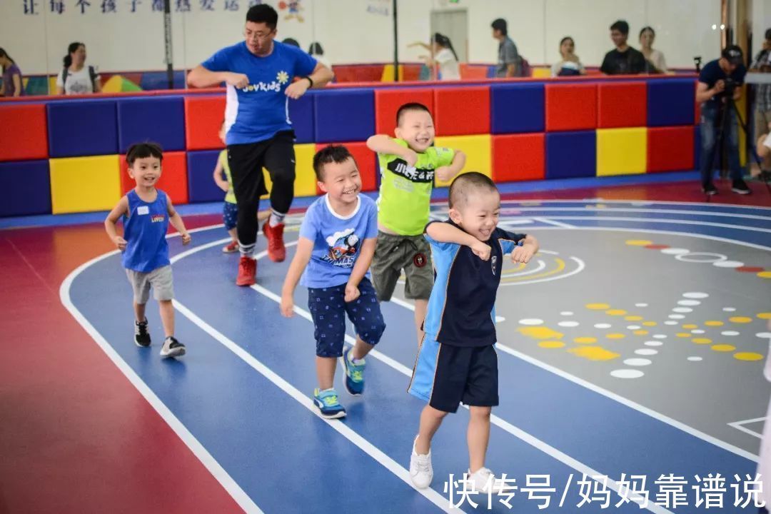 长跑|3种运动孩子不宜过早接触,会“毁了”孩子身高,父母别大意