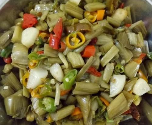 将芋荷梗|冬季，吃萝卜青菜不如它，每天炒一盘，视力好了，不懂吃可惜了