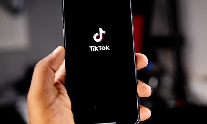 打败Facbook的不是TikTok而是用户！