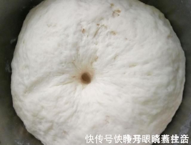 韭菜馅饼|韭菜馅饼这样做，皮薄馅大，又香又软，一出锅全家都抢着吃