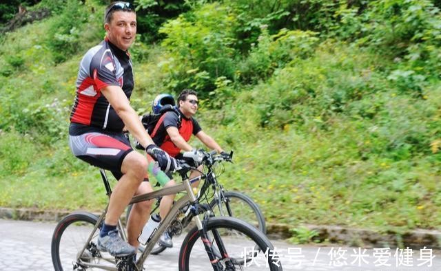 锻炼|中老年人骑车锻炼好，还是跑步好？