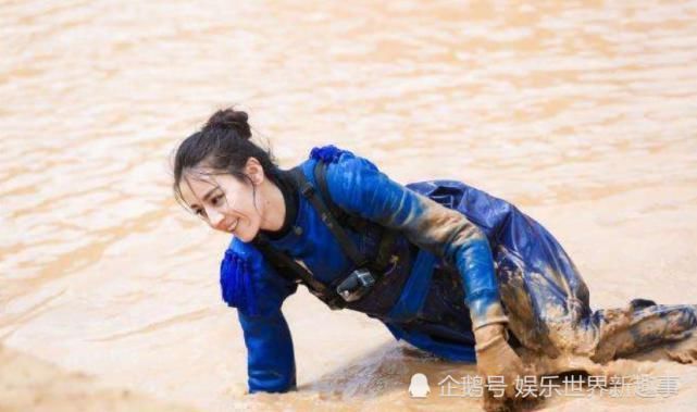 迪丽热巴第一次和邓超聊微信,超哥秒回复5个字,热巴不知所措