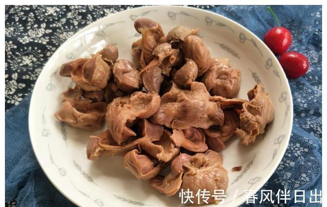 婆婆|婆婆带孙子,1个月胖5斤,看看准备的午餐,网友:快自己带吧