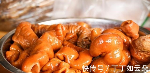 大肠用啤酒煮一煮，出锅比炒大肠更香，学会摆摊一天能卖500份！