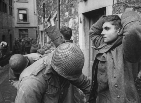 莫斯科|二战结束前夕,6万被俘德军莫斯科游街,为何引发全城高度恐慌?