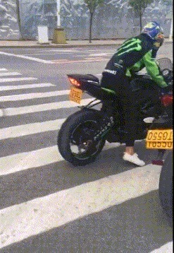 |搞笑GIF:如果再给我一次选择的机会,我绝对不会生这么多