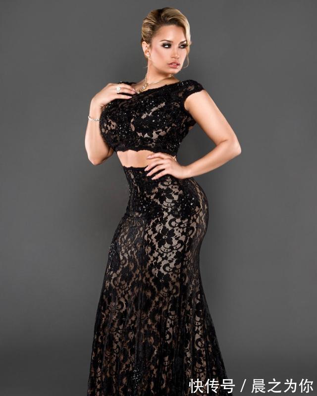 逆袭|34岁单亲妈妈，凭借好身材，逆袭成知名模特，如今的她让人羡慕