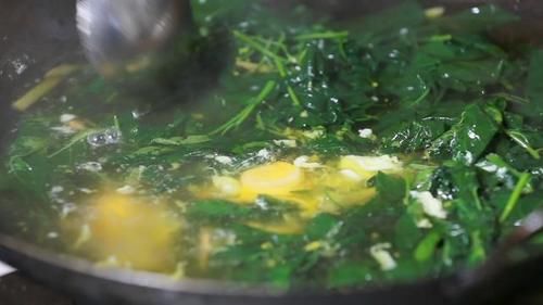 你那有人吃這種野菜嗎？學名龍葵草，土話叫白花菜，你那叫啥？