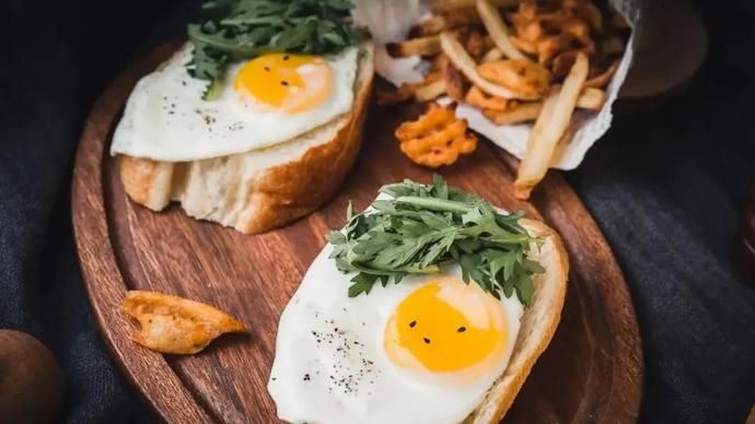 感冒不能吃鸡蛋？“发物”不利于伤口愈合？这份“忌口清单”，可能骗了你很多年