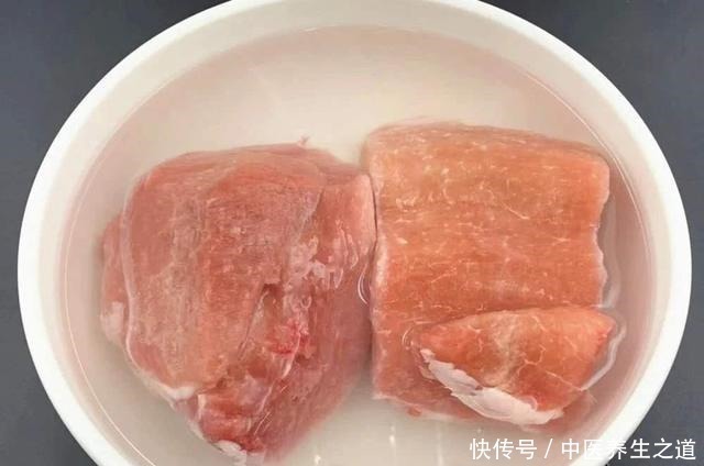 猪肉|冰箱里的冻肉，万万不要用清水泡，教你一招，吃起来和鲜肉一样