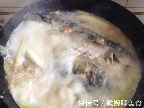 炖鱼汤|炖鱼汤时，先加水还是先煎鱼很多人都弄错，难怪鱼肉腥柴难吃！