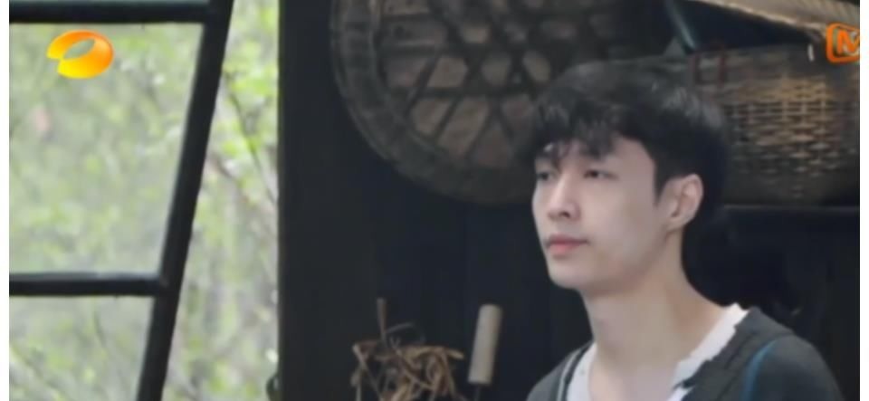 張藝興顏值管理崩塌,清早素顏狀態(tài)被吐槽不如素人,這還是男神?