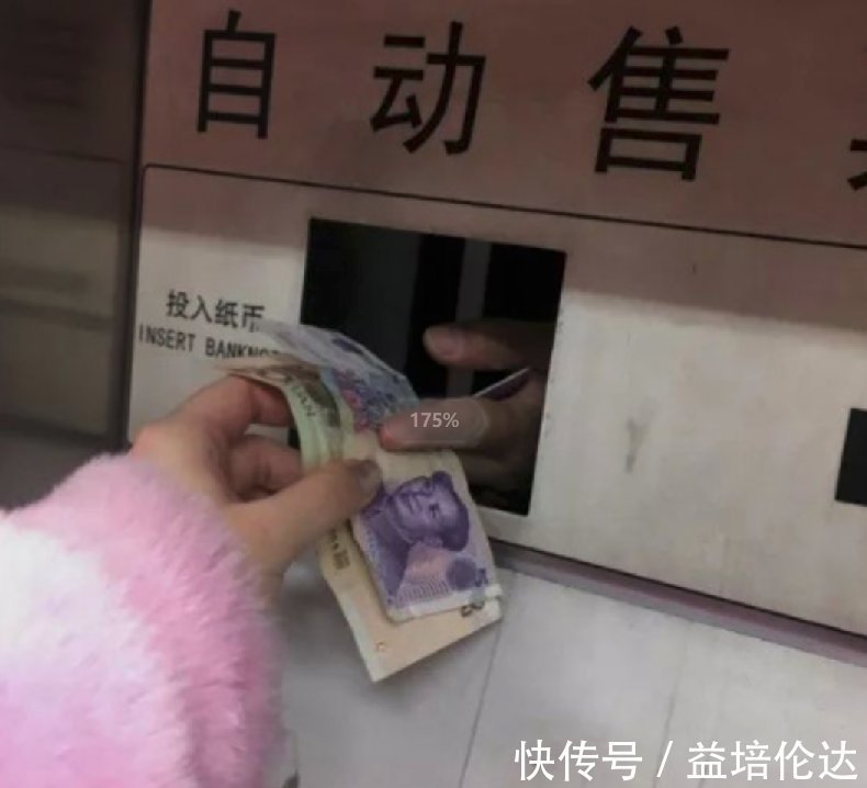 小姐姐|“画家会不会画人体,这都畸形了”哈哈哈哈胸骨严重前倾!!!!