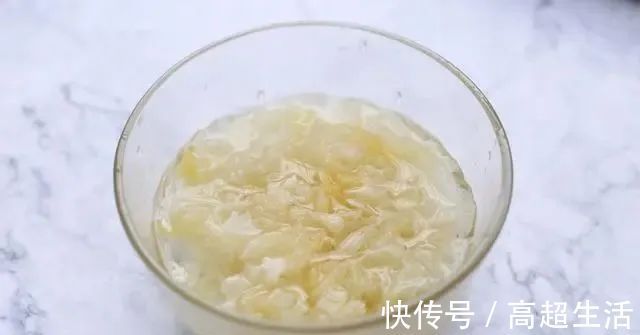 tremell发现了藏在身边的“天然安眠药”，冷静下来，自然地睡到醒来