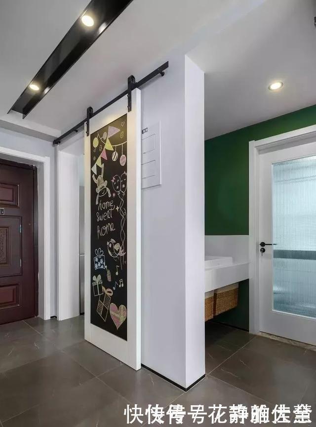 私密性|越来越多人家里不装木门了,现在流行这样装,简约还不占地儿