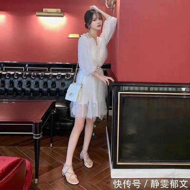 一字扣|简约精致的水钻凉鞋,低调的奢华美,足以匹配你的高雅气质