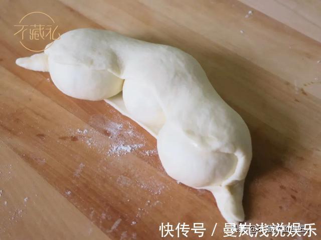 面团|不加黄油的双重奶酪包，从揉面的那一刻起就奶香四溢了