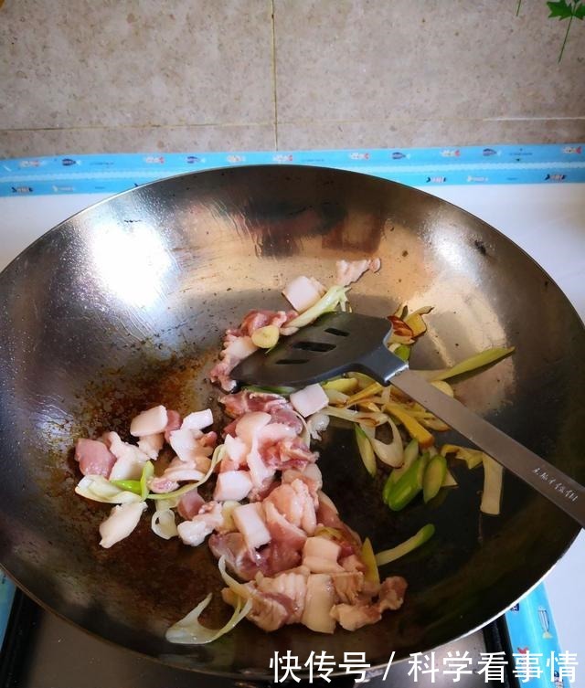 “養(yǎng)肝第一菜”竟是它!春季常吃,養(yǎng)肝護肝補氣血,清爽有氣色