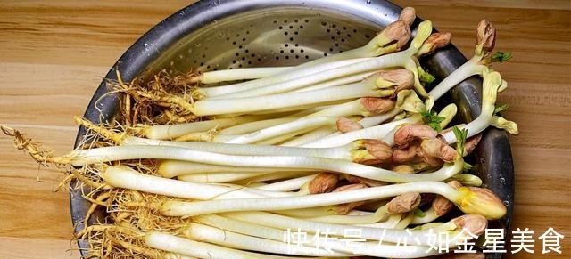 煸炒|八月，吃猪肉牛肉不如它，腊香味十足，营养搭配，10分钟端上桌！