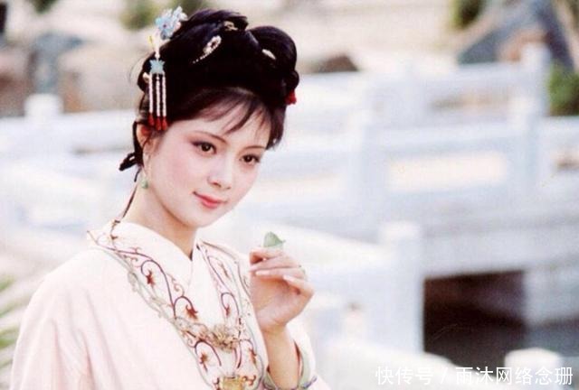 封建礼教|薛宝钗:曾在滴翠亭里扑蛾蝶,却不想,一入贾府误终身