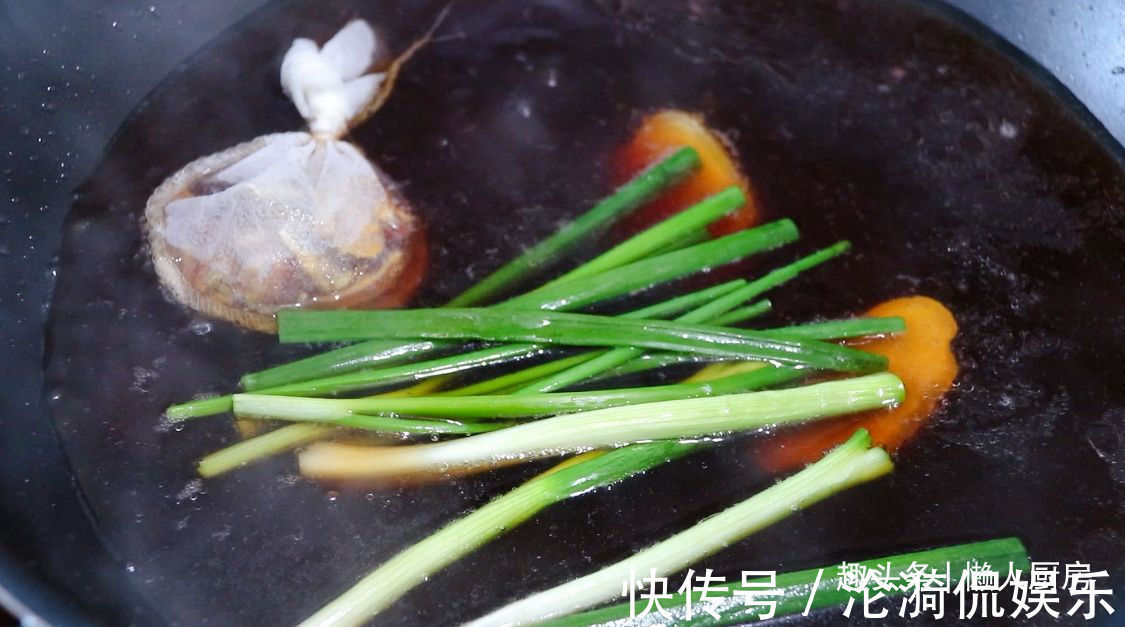 年夜饭的压轴菜,脆耳黄金卷,好吃又好看,寓意心花怒放