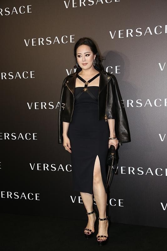 礼服|章小蕙就算是胖了, 还是那个“人间尤物”, 穿上礼服裙更有女人味