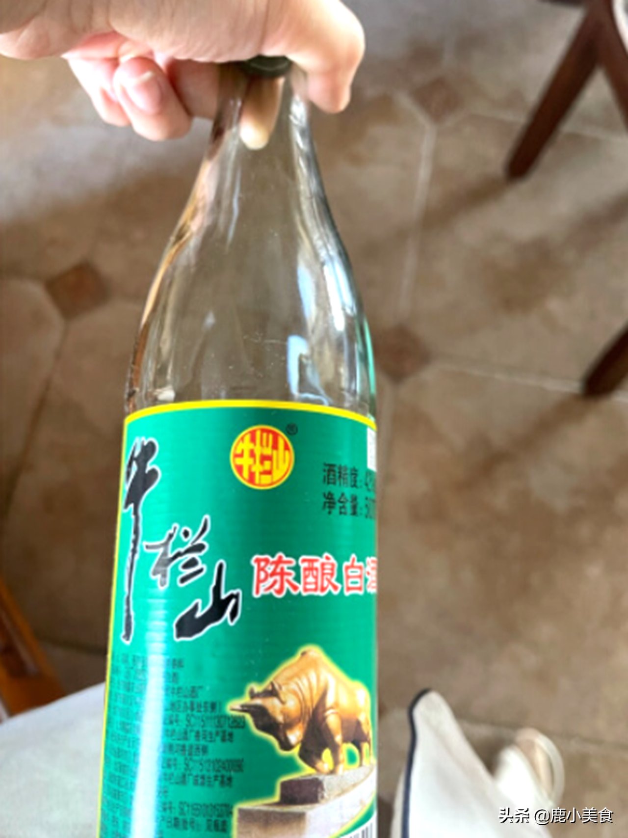 固态法白酒|白牛二是公认的“酒精勾兑酒”，为啥喜爱的人还很多？实情很无奈