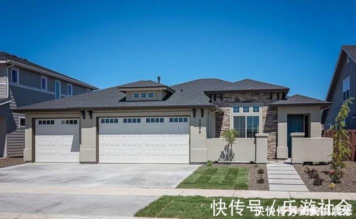 鹅卵石|水泥板搭配鹅卵石铺院子,简直太美了,我要有院子就这么铺