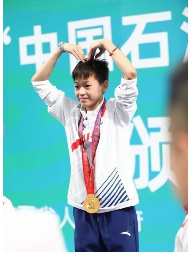 红姐|全红婵饮食管控有多严？蛋糕惨遭营养师分割，红姐：我再舀一点！