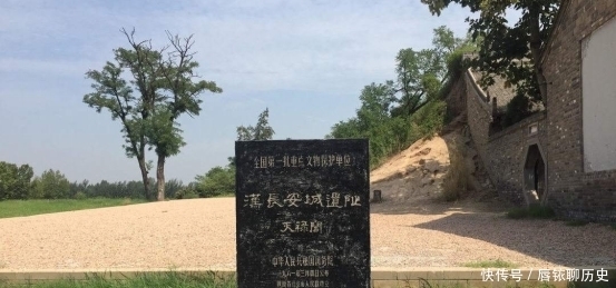 追星|从小口吃、热爱追星,喜欢屈原而编写《反离骚》终成一代大师