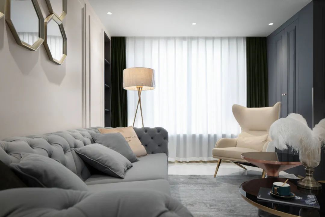 天花|360㎡现代轻奢,有琴房、有舞蹈室,还有独特的楼梯,设计很情趣