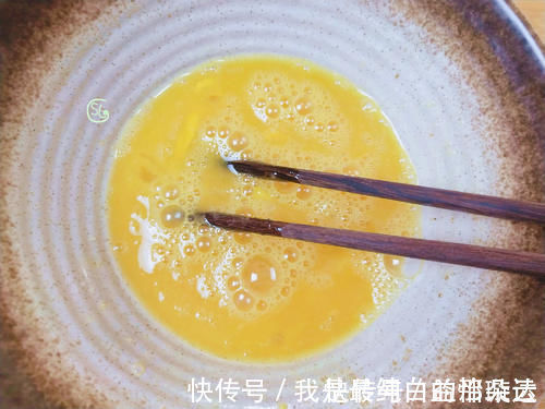 碎丁状|孩子开学,花费10分钟做早餐,食材丰富营养全面,孩子连吃三个