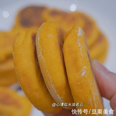 雍滞|妈妈最拿手的松软南瓜小饼饼，被我偷学到了