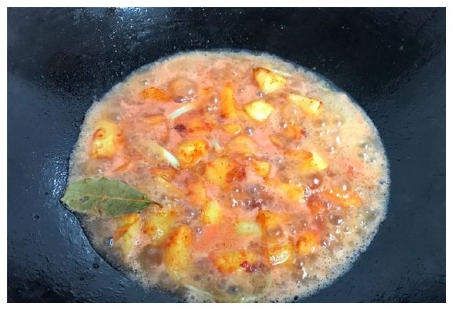 土豆原然还有这么好吃的做法,比吃肉还过瘾,每次做连汤都不剩