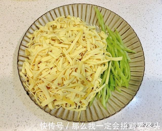 两个人|晚餐三个菜半小时就上桌，味道超鲜美，朋友圈惊呼：两个人太奢侈